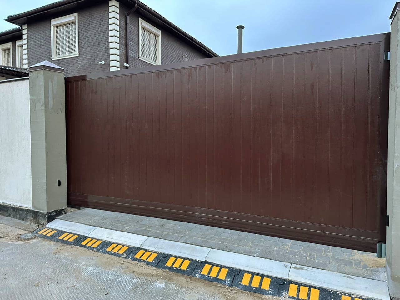 Уличные ворота DoorHan в Шахтах с установкой